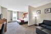 Hotel Comfort Suites University