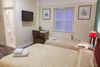 Hostal Gatwick Turret Guest House