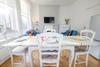 Bright & Stylish 2 Bed 1st Floor Apartment