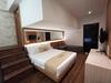 Iconic Suites & Pods Hotel