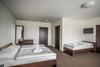 Hotel Na Farm? Cho?ovice