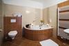 Hotel Na Farm? Cho?ovice