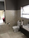 Hotel Aerotropolis Guest Lodge