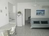 Blue And White Studios & Apartments