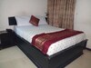 Roneks Royal Hotel & Suites