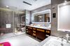 Yu-zen Jinling Acrobatics Hotel