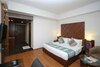 Hotel Edition O 30043 Yellow White Residency