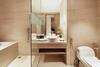 Dqua Hotel And Apartment