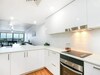 Modern 2 Bedroom River View Apartment In Docklands