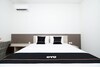 Hotel Oyo 2298 Jebres House Syariah