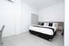 Hotel Oyo 2298 Jebres House Syariah
