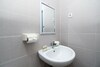 Hotel Oyo 2298 Jebres House Syariah