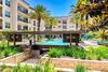 Upscale Condo Close To Downtown - Parking Included