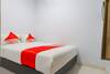 Hostal Oyo 2636 Paulus Residence