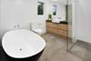 Apartamento Beautiful Family Home With Deck, Yard And Parking