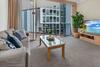 Apartamento Cbd? ?unit? ?with? ?balcony? ?and? ?pool? ?near? ?shops? ?and ?gardens? ?