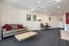Apartamento Cosy Unit With Balcony Near Dining And Shopping