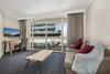 Apartamento Cosy Unit With Balcony Near Dining And Shopping