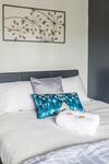 Upscale Studio - Boutique Apartment - Prime Walk Location!