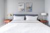 Designer Luxury 3bed Condo King Bed And Desk