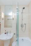 Stylish Royal Mile Apartment With Parking!