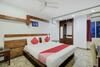 Hotel Oyo 76788 C Square Space