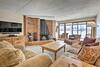 Apartamento Lakefront Retreat With Panoramic Mountain Views