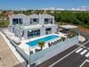 Luxury Villa With Private Pool In Labinci