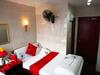 Hostal Day And Night Hotel