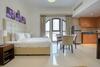 Studio Apartment In Lincoln Park A By Deluxe Holiday Homes