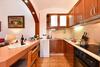 Jacuzzi & Garden Bungalow