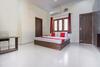 Oyo 66918 Hotel Silver