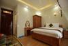 Ves - Pa Luxury Hotel