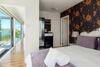 Villa Luxury Lakeside Retreat