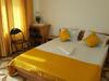 Hostal Vila Yza