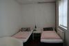 Hostal Rooms In Quiet Yellow Courtyard Apartment