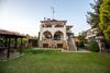 Rustic, Luxurious,garden Villa 70m From The Sea