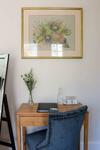 Hostal Whispering Oaks Guest House