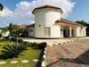 Cheerful 4 Bedroom Villa With Pool