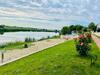 Apartment In Residential Neighbourhood With Pool