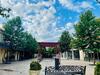 Apartment In Residential Neighbourhood With Pool