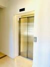 Apartment In Residential Neighbourhood With Pool