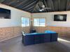 Apartamento 10 Acres Ranch W/ Horses, Pond, And More!
