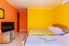 Hostal Apartments Mikuli? Rogoznica
