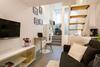 Hostal Rooms N&m