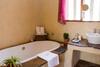 Hostal By Bush Telegraph Lodge