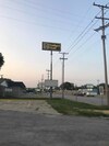 Motel Budget Host Village Inn