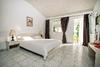 Hotel Lily Ann Beach