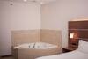 Holiday Inn Express Hotel & Suites