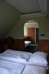 Hotel Land?tejnsk� Dv?r